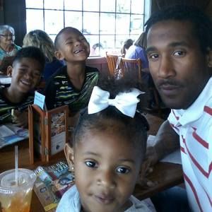 Meet your Posher, Demondra